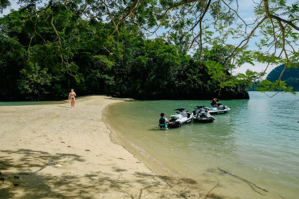 Pantai Talam dua muka langkawi